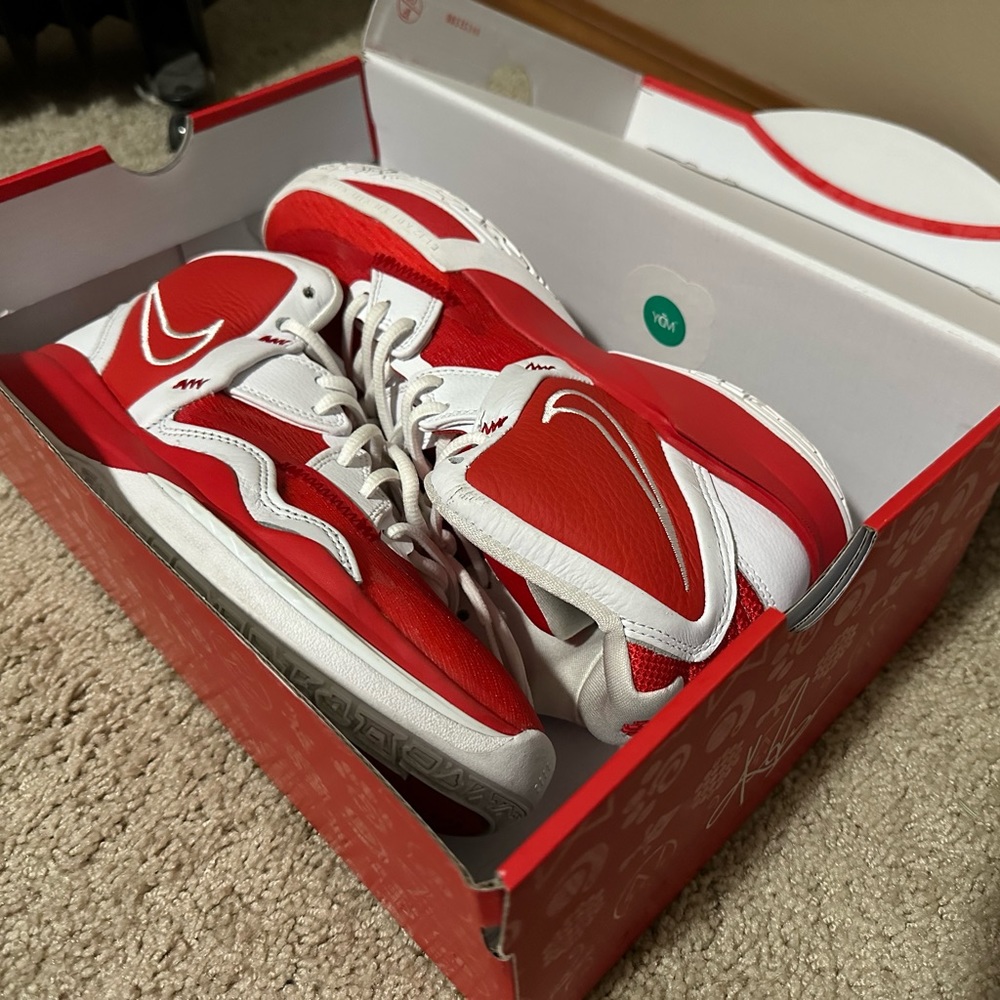 Men’s Nike Kyrie’s size 9 shoes Kyrie infinity